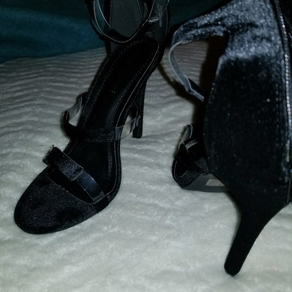 Chase +chloe - Picture 2 of 4